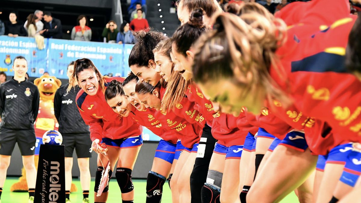 Las Guerreras Del Balonmano Llegan A Almer A Almeria Is Different