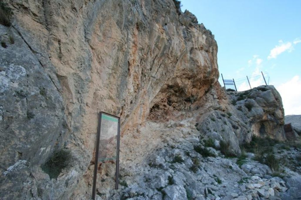 cueva-de-los-letreros-vélez-blanco