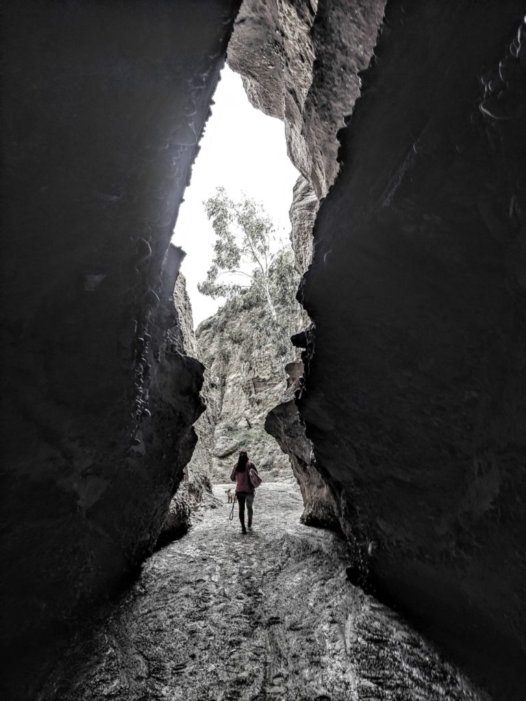 entrada-gruta-natural